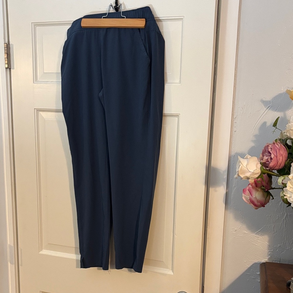 Eddie Bauer Women's Navy Ankle Pants
